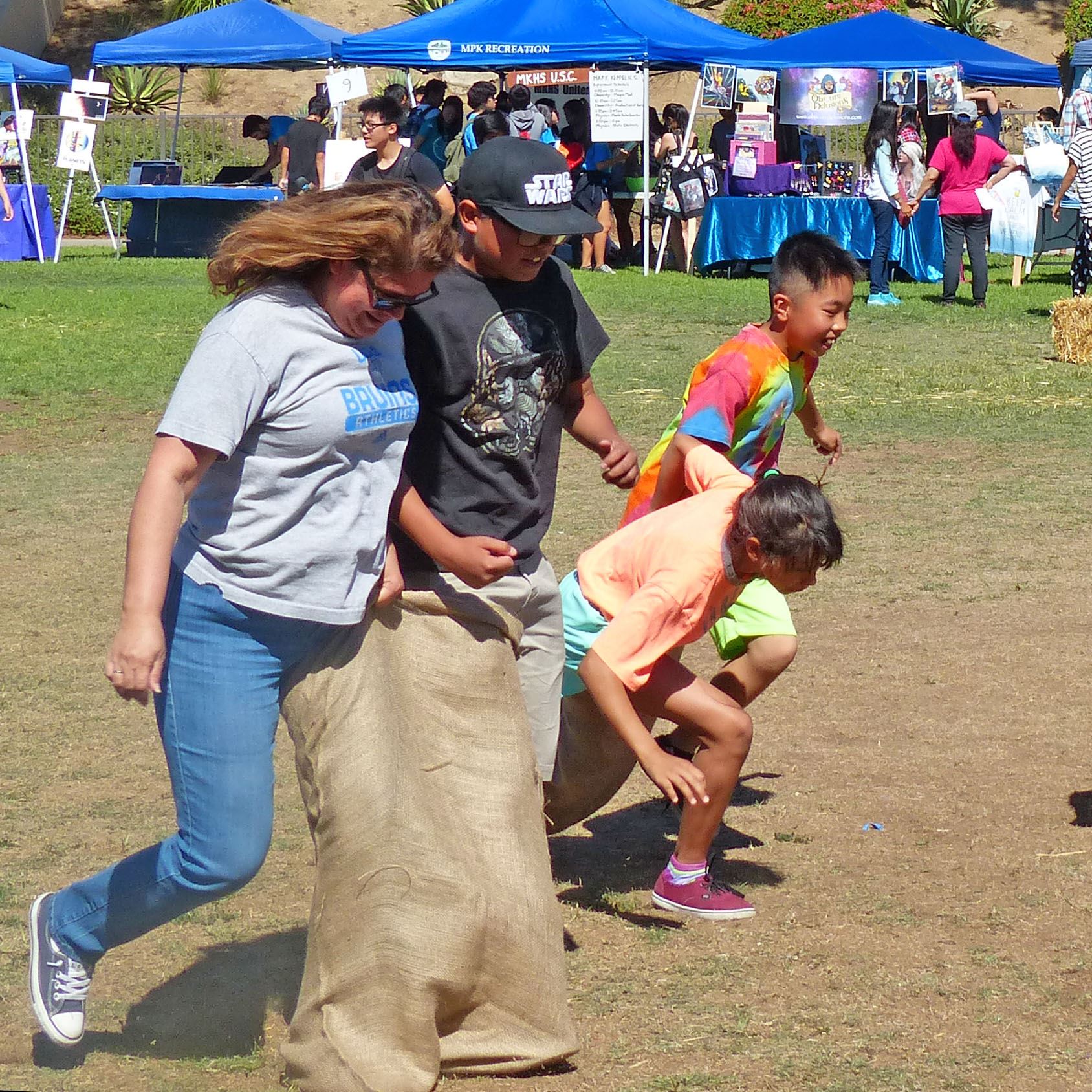 Geranium Festival 2016 (416) 1x1 crop sack race